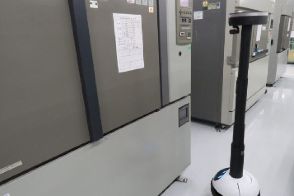 巡回しながらメーターや計器を読み取りデータ収集し、レポート作成まで自動化